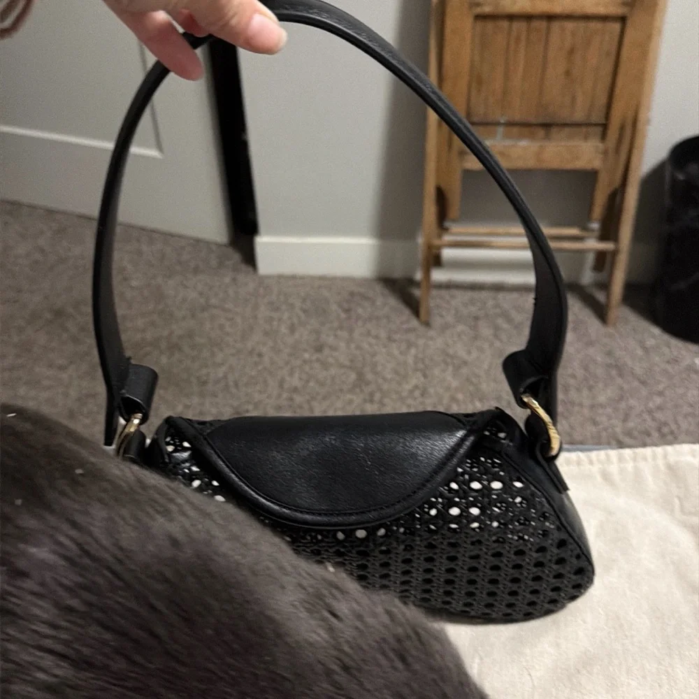 Dolce Vita Black Woven Shoulder Bag with Top Handle - Picture 7 of 11